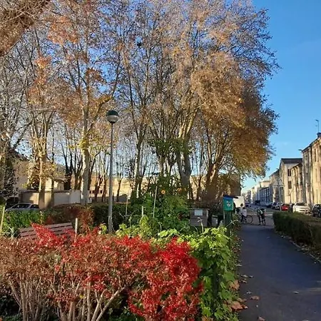Leonie Ch - Centre